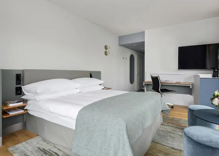 Отель Angleterre 4*