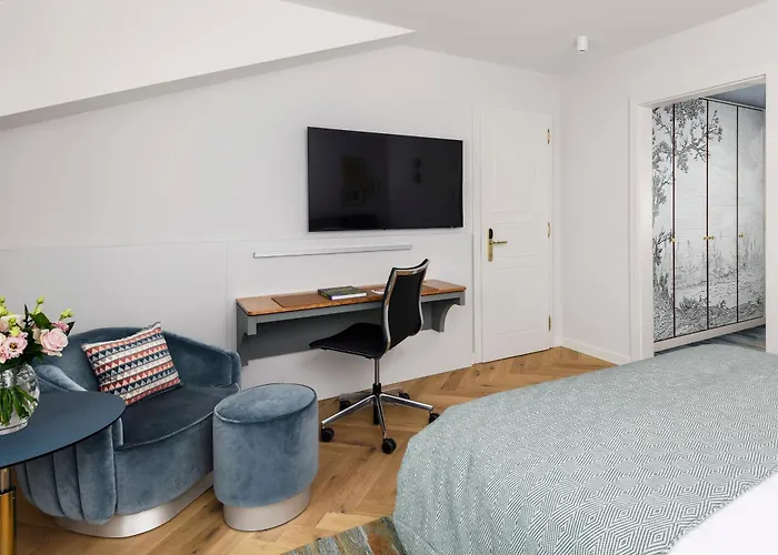 Отель Angleterre 4*