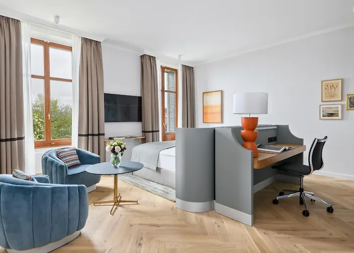 Отель Angleterre 4*